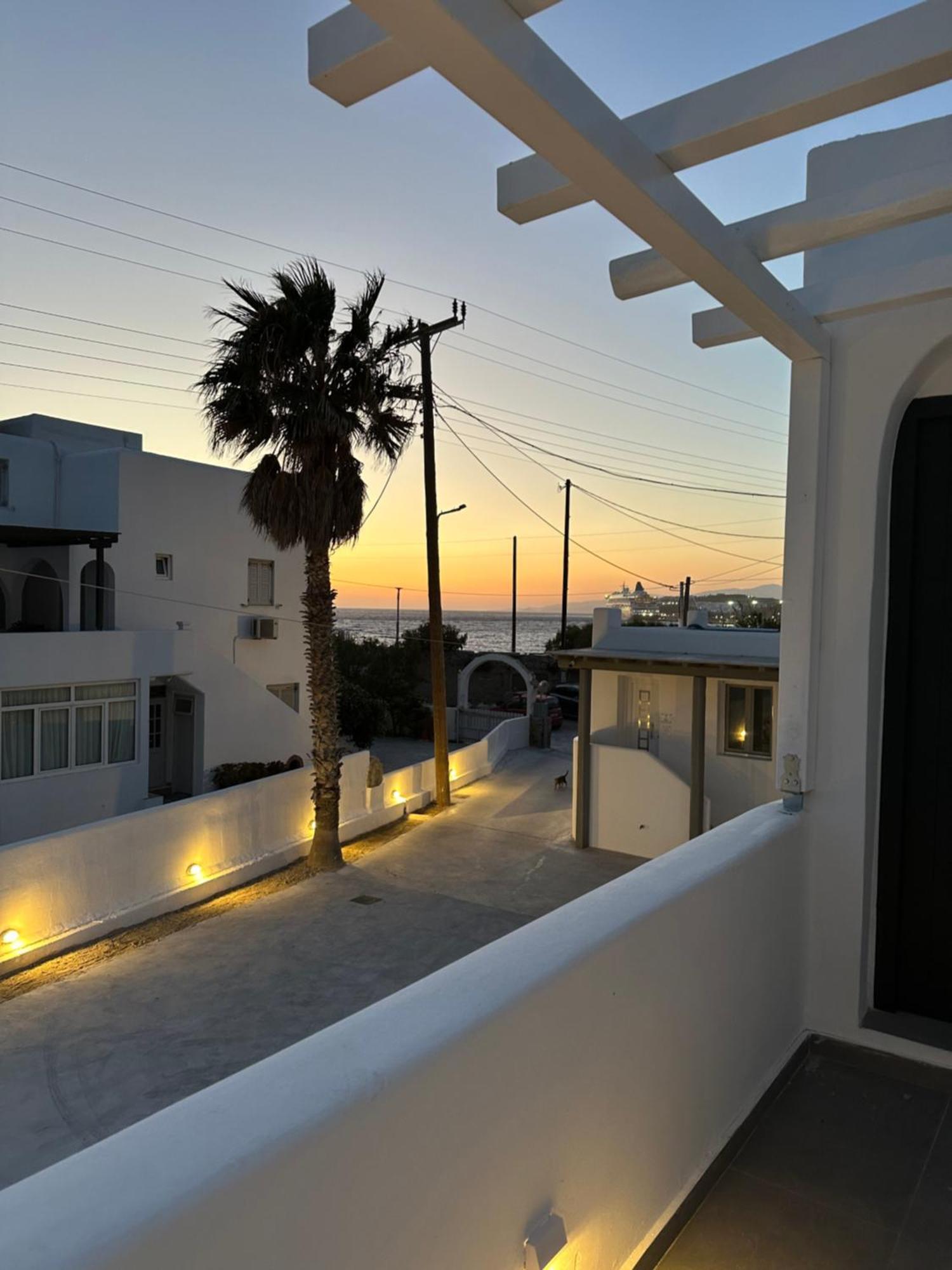 טורלוס The Coast Suites מראה חיצוני תמונה