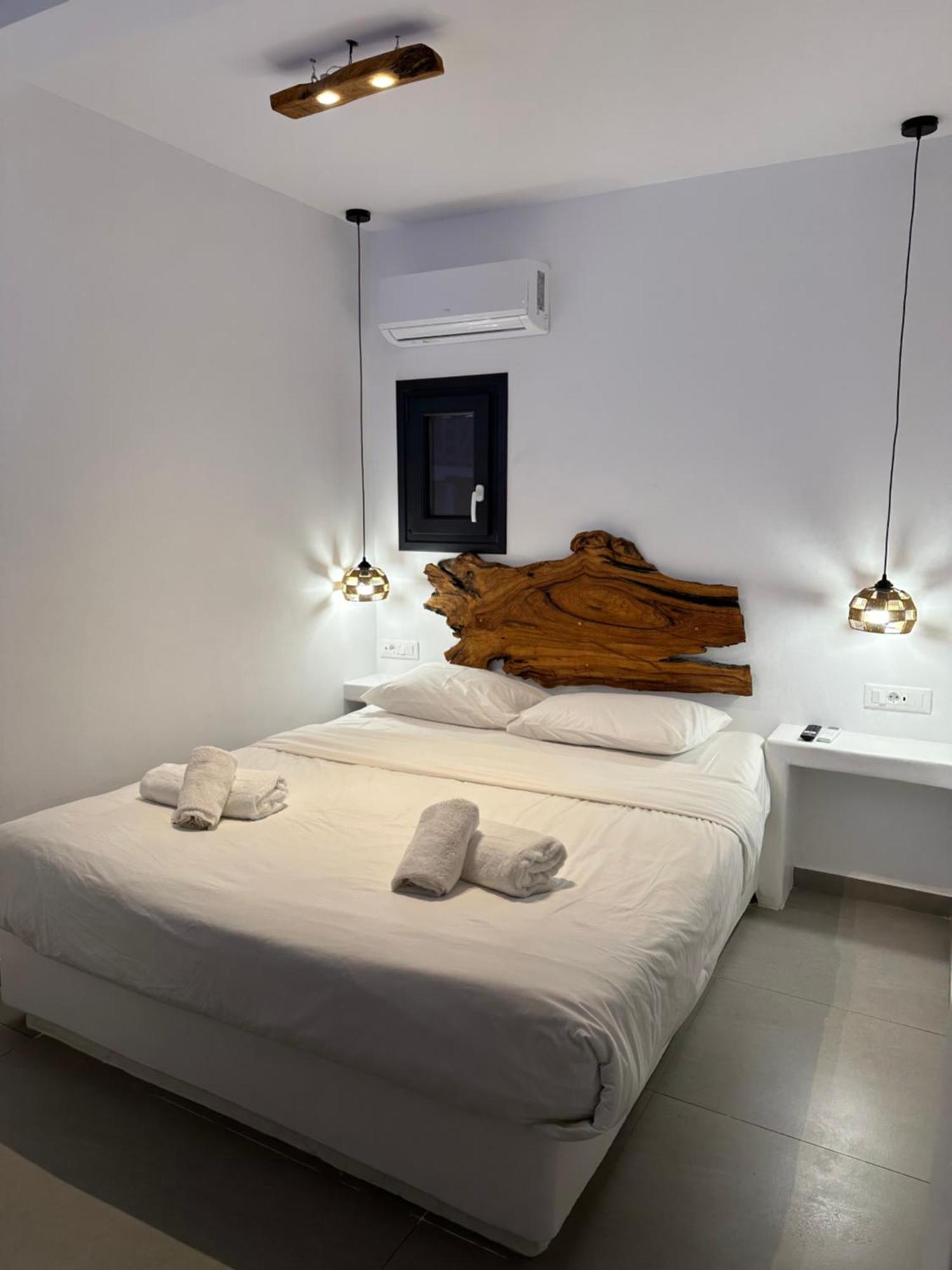 טורלוס The Coast Suites מראה חיצוני תמונה
